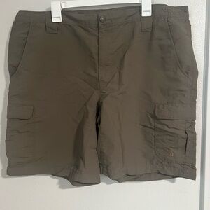 The North Face Mens Cargo Shorts size XL